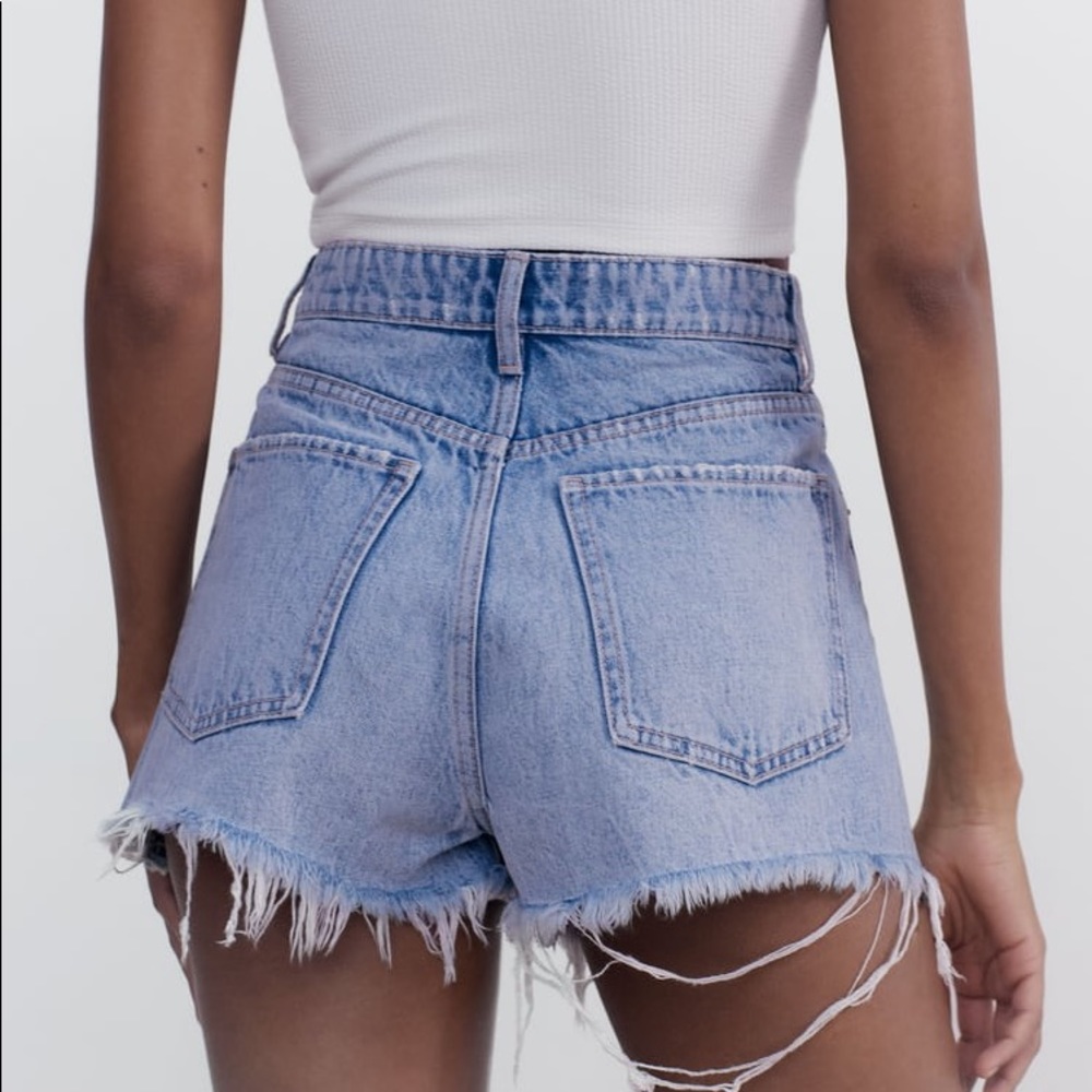 Zara Frayed High Rise Shorts - Picture 2 of 8